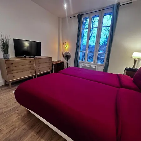 Peaceful Oasis 2 Bedrooms Center-station Rer 3 Min