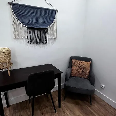 Peaceful Oasis 2 Bedrooms Center-station Rer 3 Min